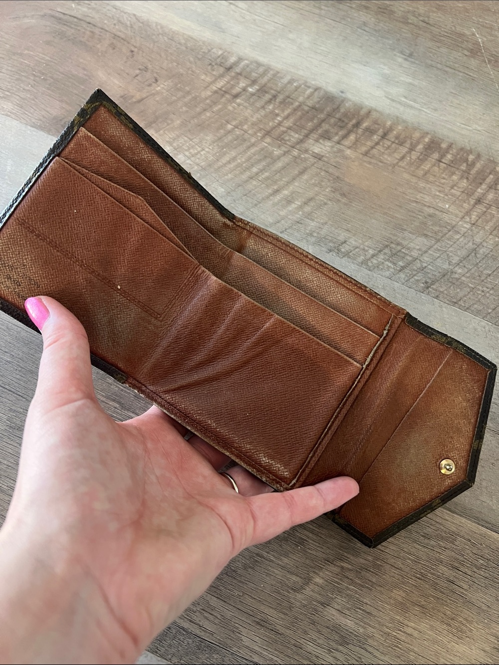 Louis Vuitton Elise Monogram Wallet - Picture 3 of 6
